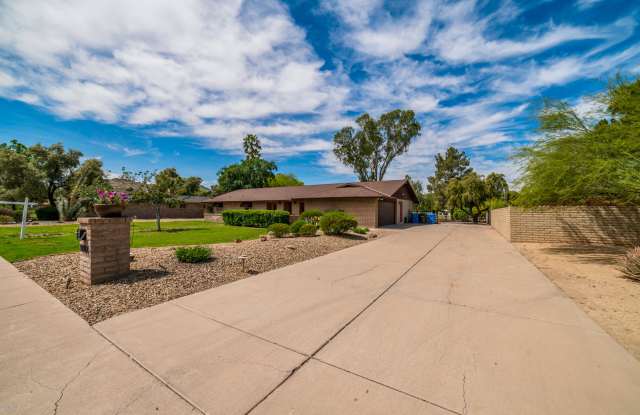 14002 N CANTERBURY Drive Gallery 2