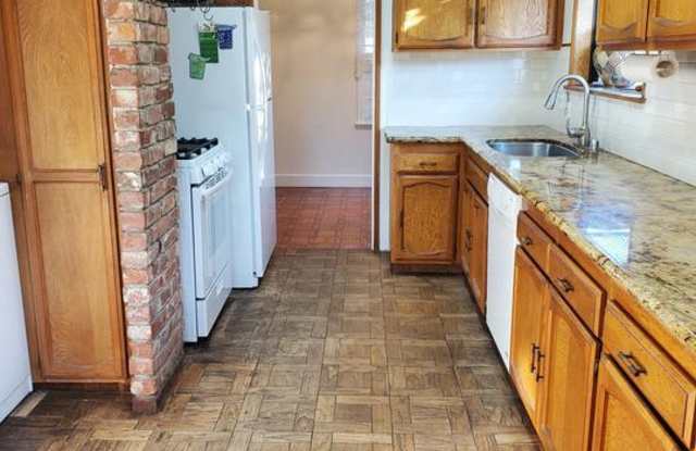 11237 WOOLFORD Street Gallery 4