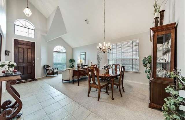 9417 Woodhurst Drive Gallery 4