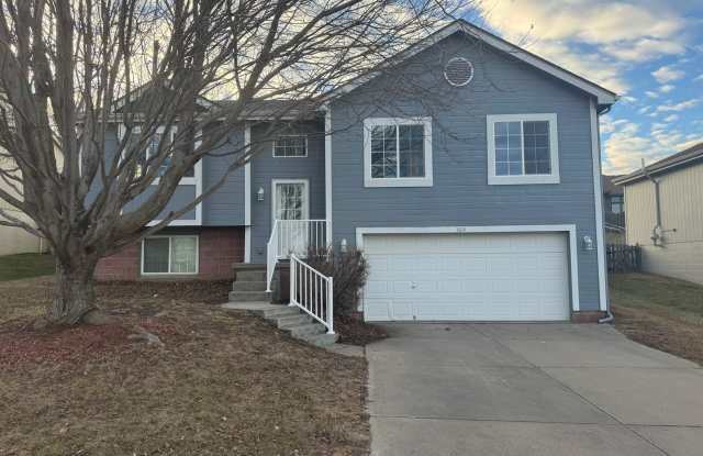 Move-In Ready 3-Bedroom Home with New Flooring  Fenced Yard photos photos