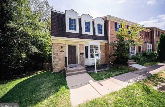 7301 ROCKFORD Drive Gallery 2