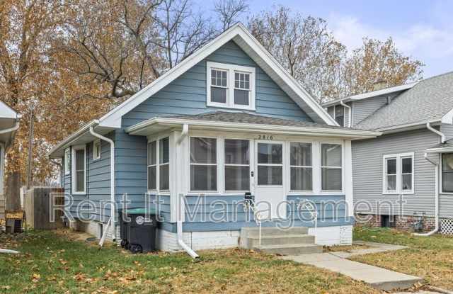 2816 N 19th Avenue photos photos