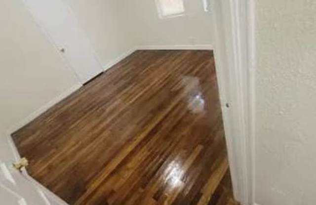 5032 Fremont St Gallery 3