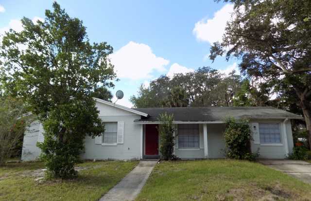 4 Bedroom 1.5 Bath Home For Rent at 700 Wynn Drive Sanford, Fl. 32773 - 700 Wynn Drive, Seminole County, FL 32773