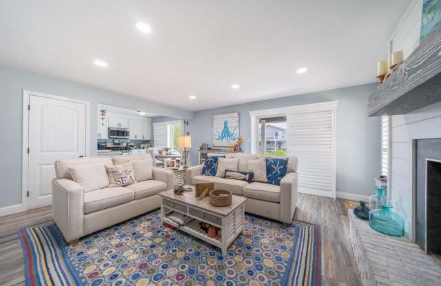 4625 Schooner Gallery 2