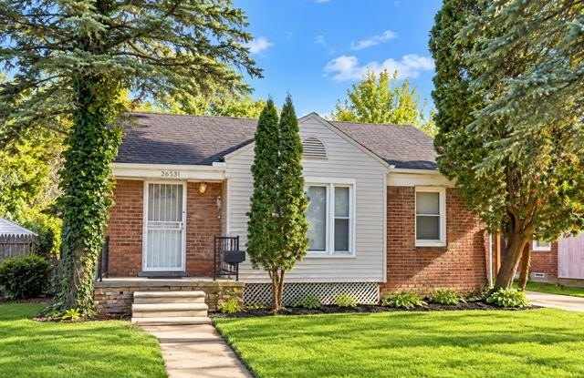 26531 Sunningdale Drive Gallery 2