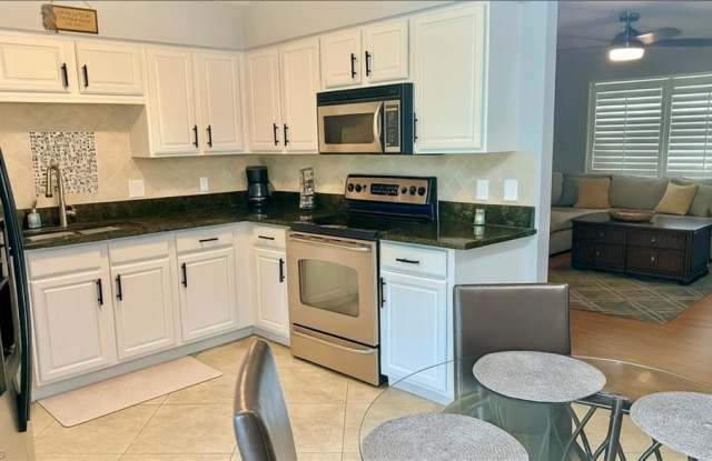633 Palm View Dr Gallery 3