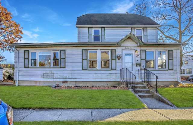 257 Park Avenue - 257 Park Avenue, Williston Park, NY 11596