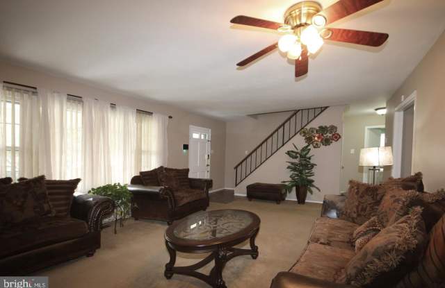 13204 YORKTOWN DRIVE Gallery 3