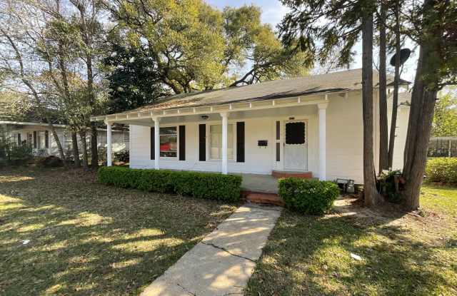 613 W. First Street photos photos