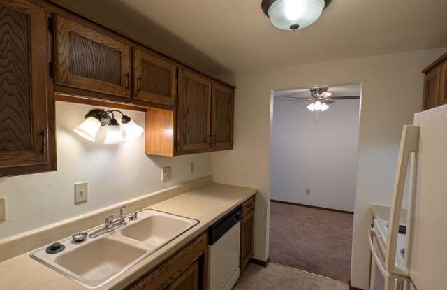 Willow Creek Apartments photos photos
