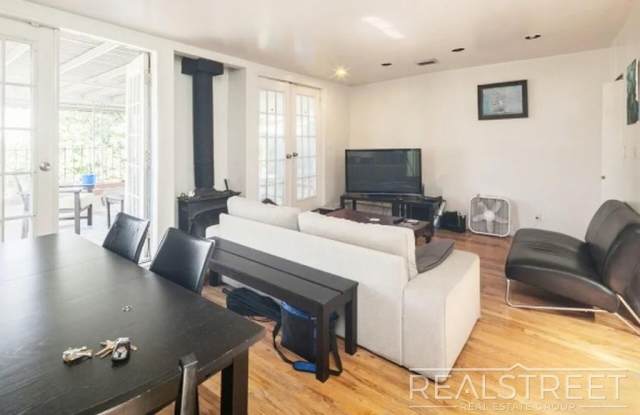 283 Sackett St photos photos