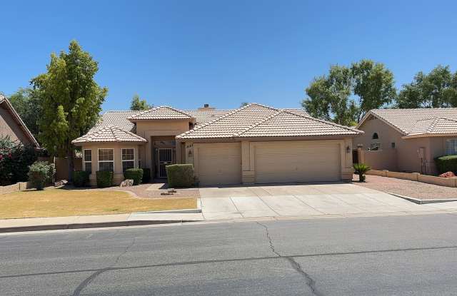 Adorable single floor 4 bedrooms,2 bathrooms in a great neighborhood. photos photos