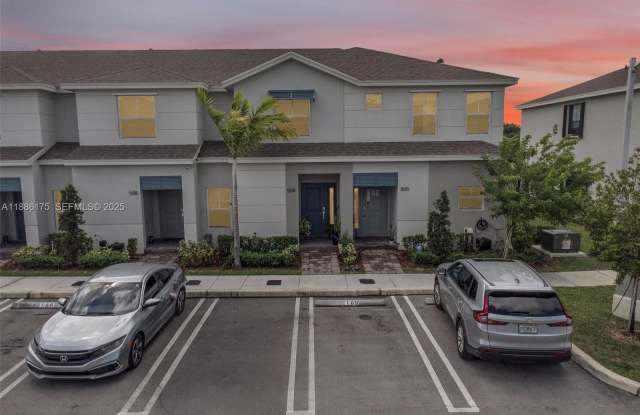 504 NE 1st Dr photos photos