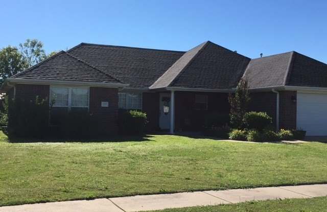 2402 Stonecrest Drive Gallery 2
