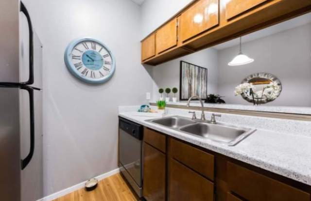1035 Justin Ln Gallery 3