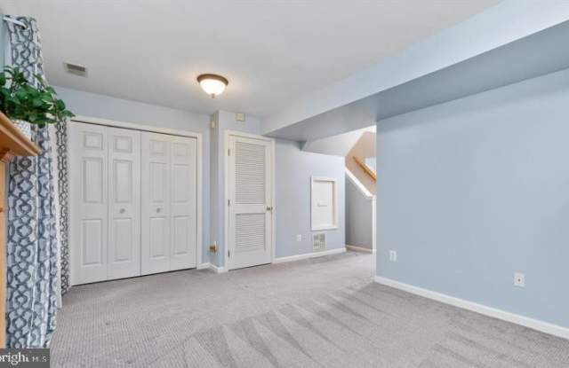 43393 CHOKEBERRY SQ Gallery 2