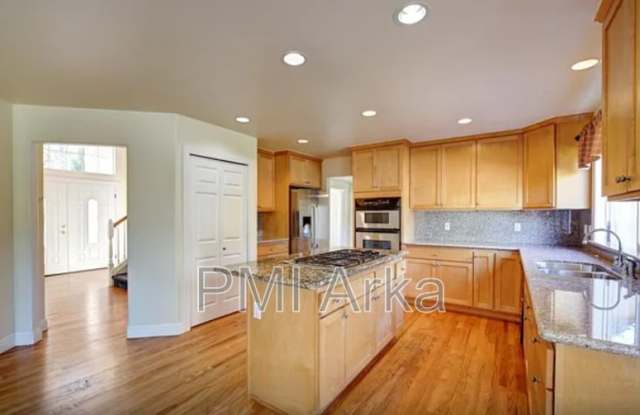 10260 Northeast 30th Place Gallery 2