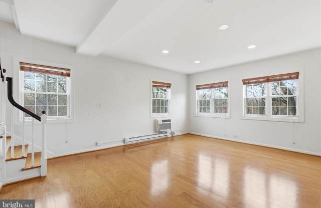 3260 GUNSTON Road Gallery 4
