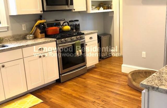 124 Chapman St. - 124 Chapman Street, Watertown Town, MA 02472