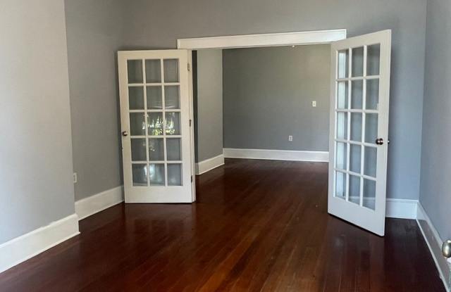 PRICE REDUCED! 1BD/1BA Shotgun with Laundry in Unit and Private Courtyard photos photos