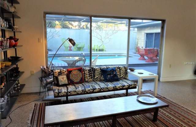 2751 VALENCIA DRIVE Gallery 4