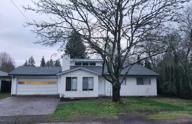 *1ST MONTH'S RENT FREE PROMO* 3 Bed 2 Bath Beaverton Home with big backyard, storage shed, A/C and fireplace!! photos photos