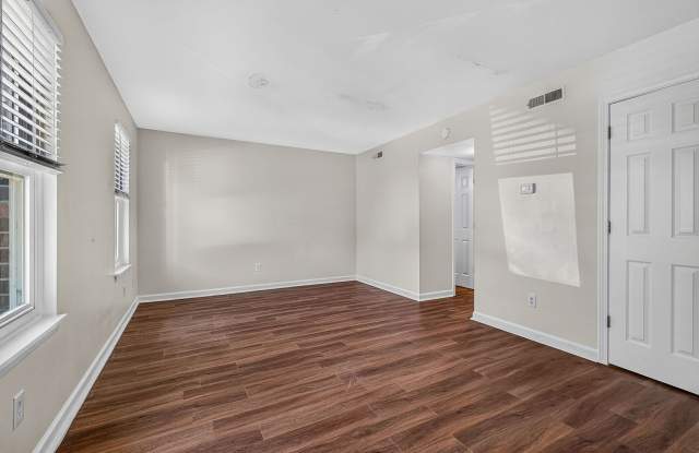 Convenient Living in Windsor Hill Gallery 4