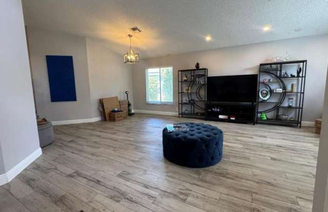 8610 TOURMALINE Blvd. Gallery 2