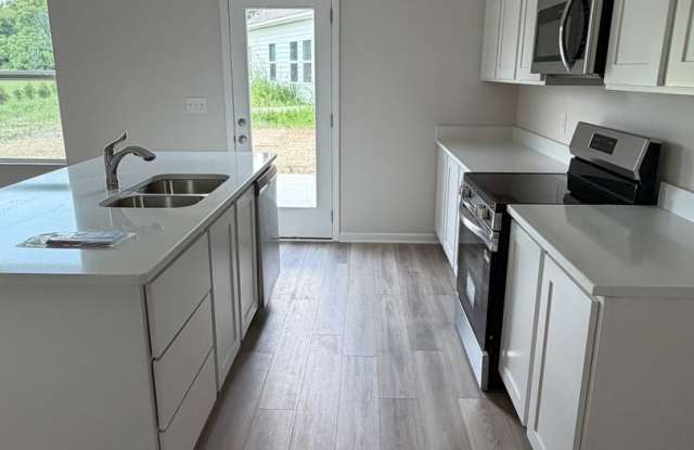 5 Bed/3 Bath House **NEW CONSTRUCTION*** Gallery 3
