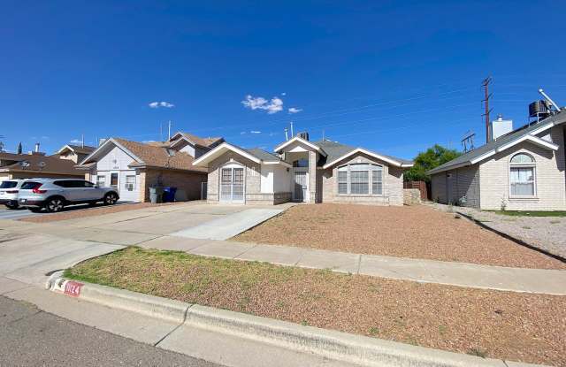Northeast El Paso 4 bed with Refrig A/C photos photos