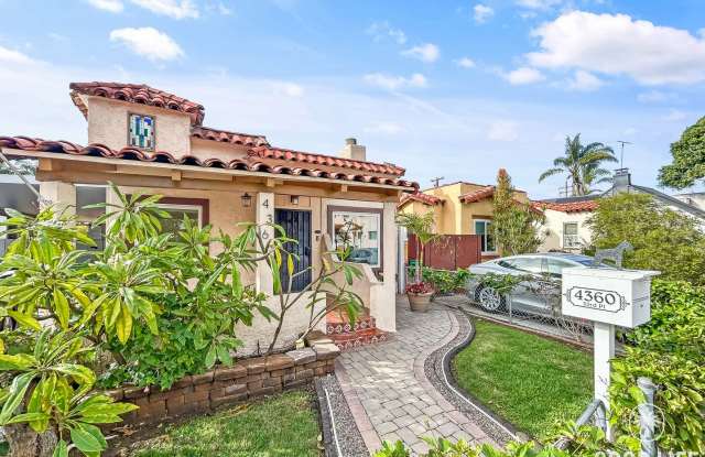 Stunning 3BD/1BA W/ Reserved Parking, In-Unit Laundry, and A/C in North Park! - 4360 33rd Place, San Diego, CA 92104