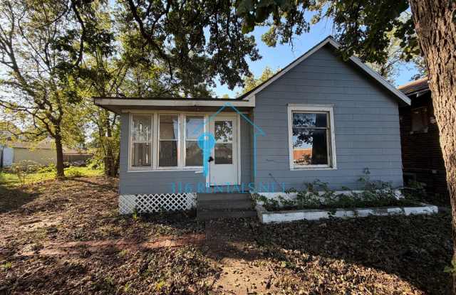 $925 - 2 bed 1 bath - Single Family Home Gallery 1