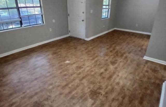 608 W Reynolds Apt A Gallery 2