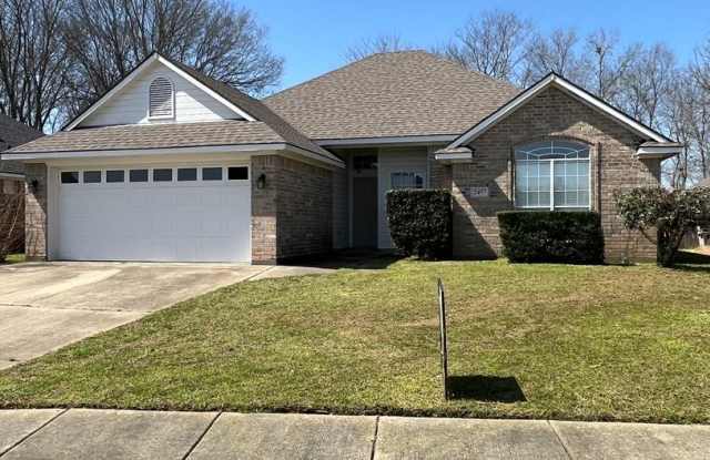 3 Bedroom 2 bath 1460 sq.ft 2457 Brookside $1750/month photos photos