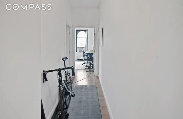 428 Amsterdam Avenue Gallery 2