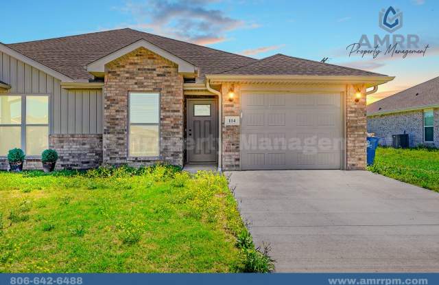 Cozy 3 Bedroom Duplex Available Now Gallery 1