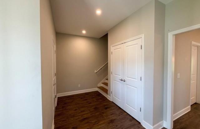 14 Bittie Circle Gallery 4