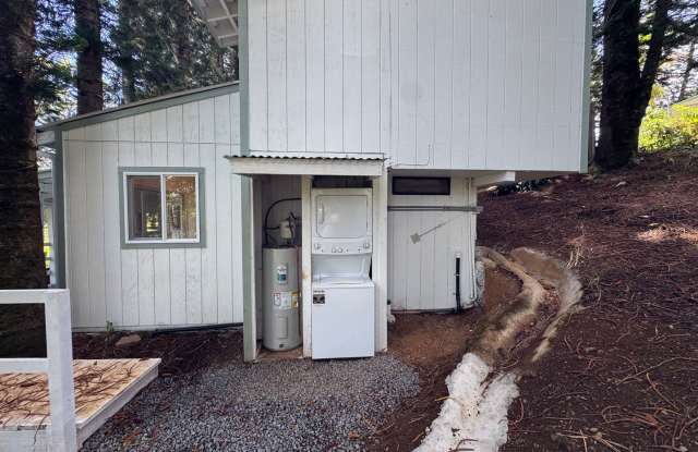 Two Bed One Bath Cottage in Haiku photos photos
