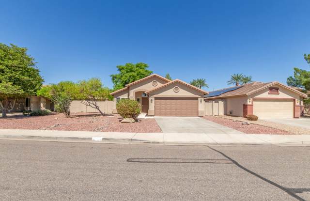 Beautifully updated 4-bedroom, 2-bathroom home in Peoria! photos photos