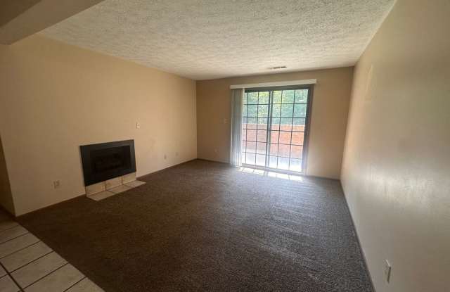 1876 Ledgewood Apartment Gallery 3