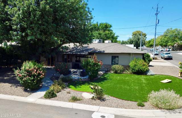 946 E Denton Lane photos photos