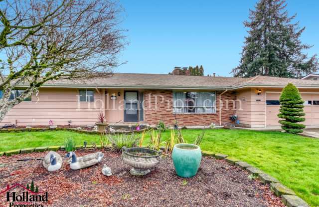 Beautiful Single-Level Hillsboro Home with Covered Deck! photos photos