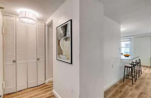 101 S PLAZA Pl Gallery 4