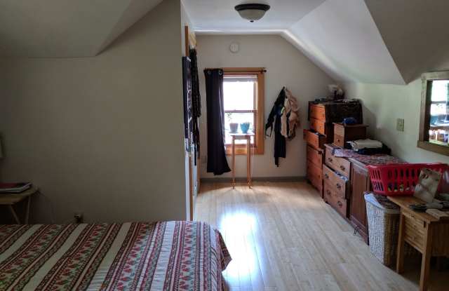 427 Russell Avenue North Gallery 3