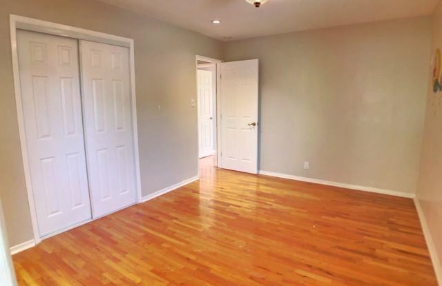 12536 Rubens Ave. Gallery 4
