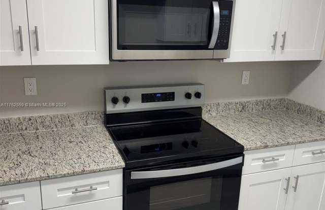 941 NE 169th St - 941 Northeast 169th Street, North Miami Beach, FL 33162 941 NE 169th St - 941 Northeast 169th Street, North Miami Beach, FL 33162