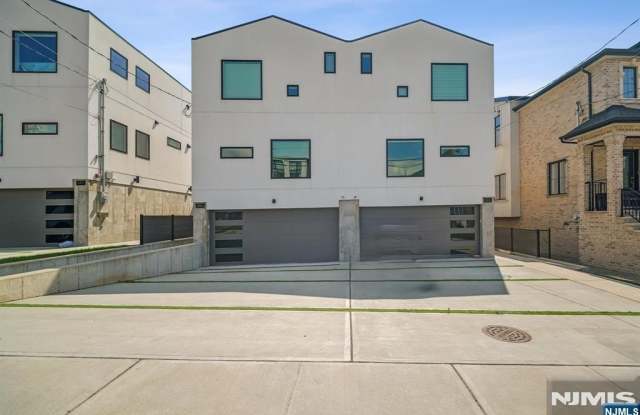 66 Henry Gallery 2