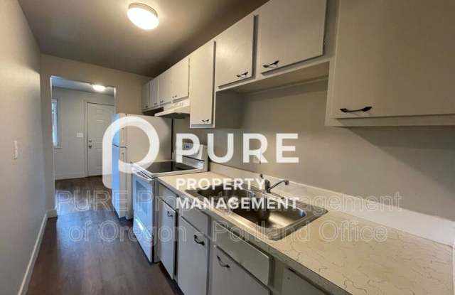 18411 E Burnside St photos photos