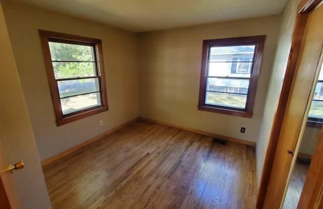 1414 43rd St photos photos